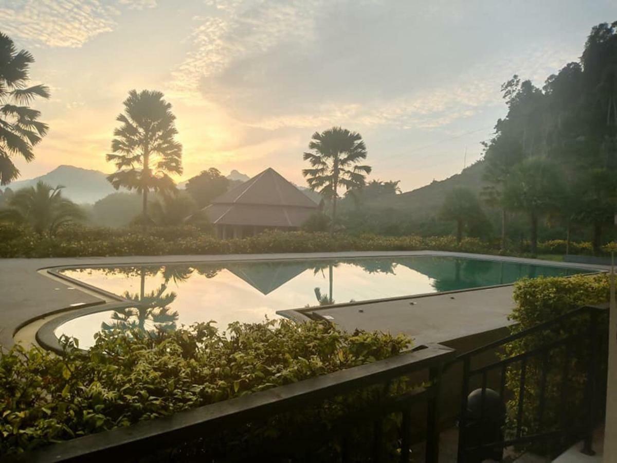 Takhun Mountain View Bed & Breakfast Ban Tha Khun Exterior photo